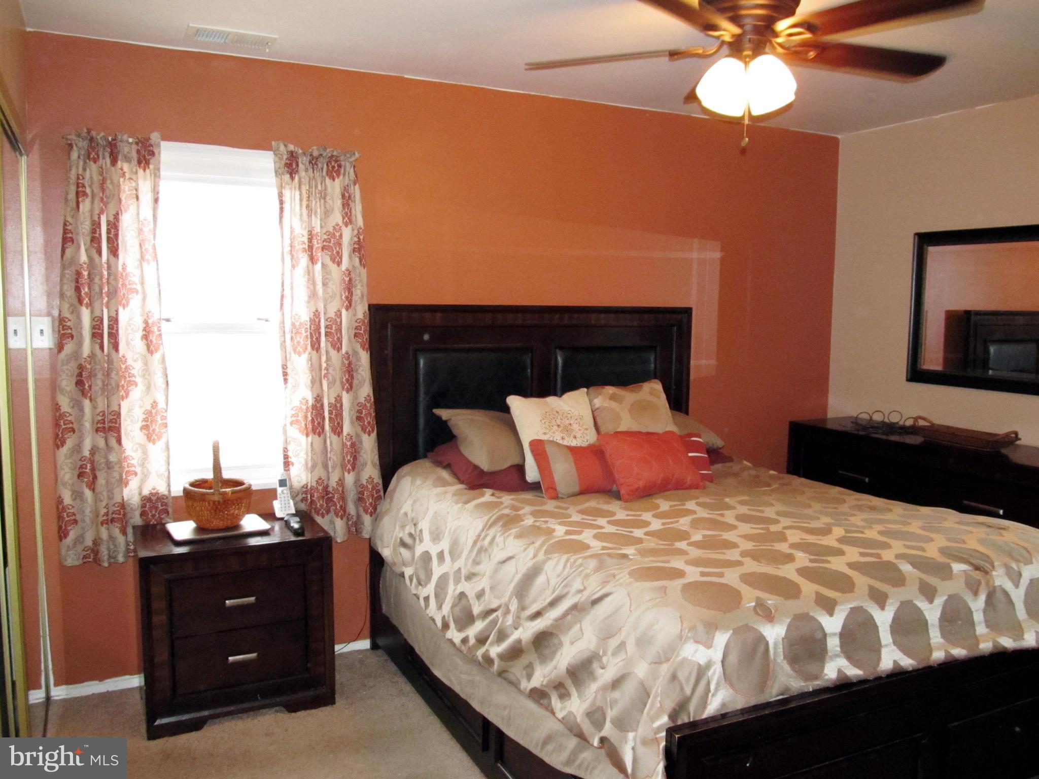 SOUTH LAWN - Residential