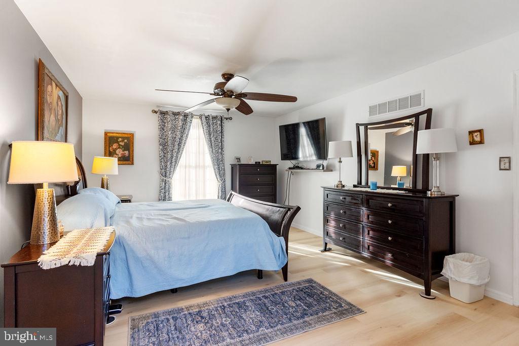 PENN OAKS - Residential