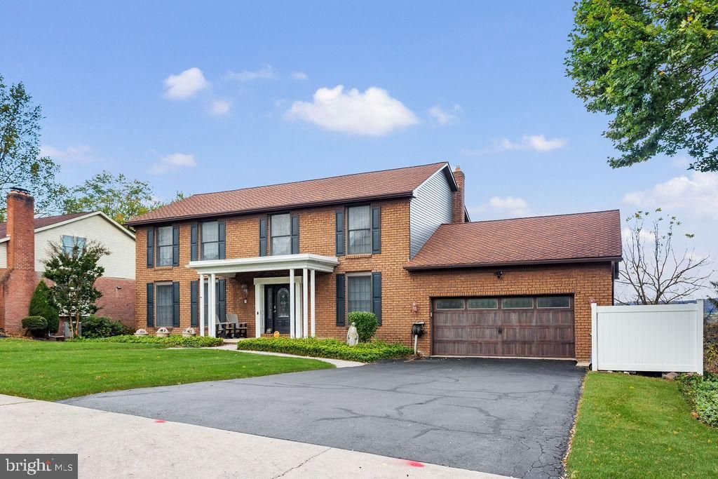 Photo of 3525 Pebble Ridge Drive, YORK, PA 17402 (MLS # PAYK2091512)