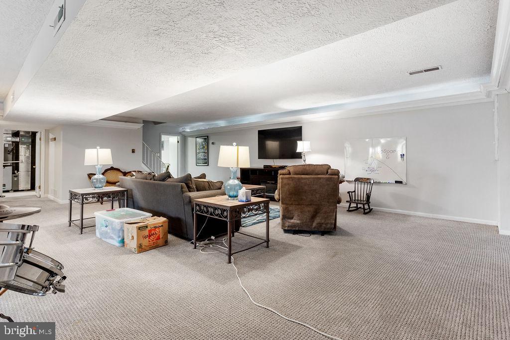 PENN OAKS - Residential