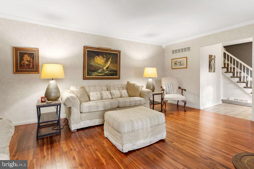 PENN OAKS - Residential