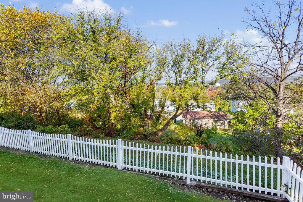 PENN OAKS - Residential