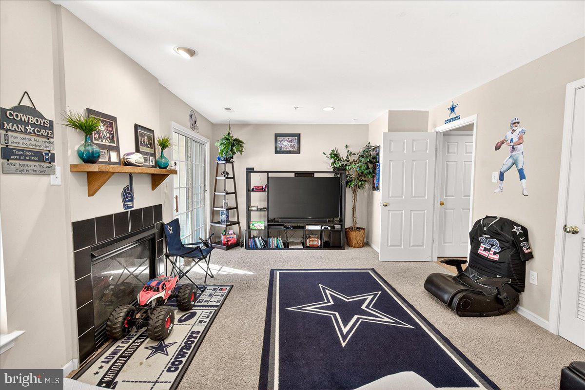 WESTVIEW CORPORATE CENTER - Residential