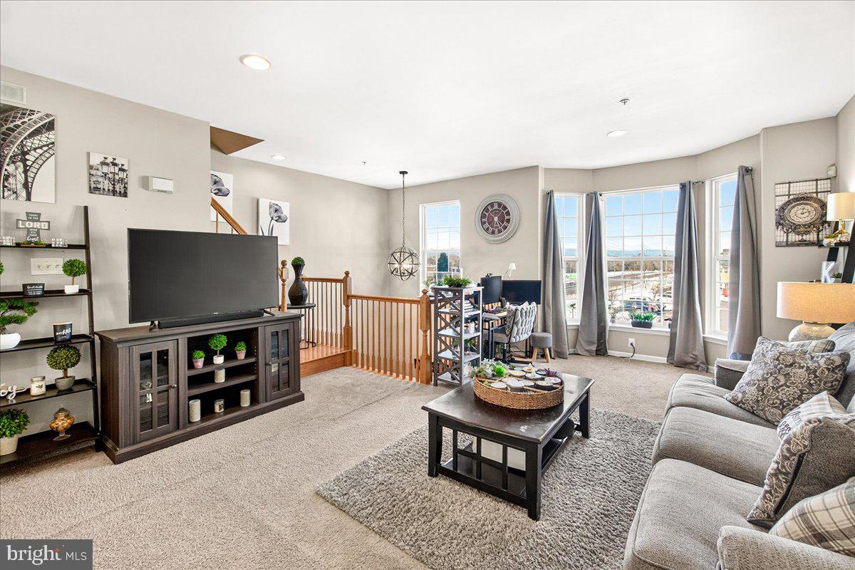 WESTVIEW CORPORATE CENTER - Residential