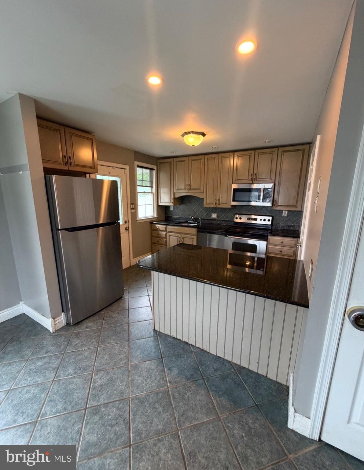 8133 BULLNECK ROAD