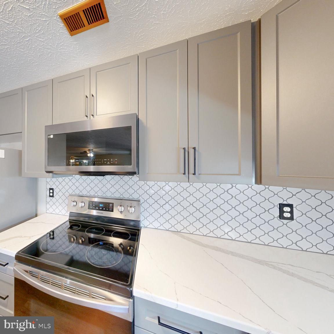 2106 WHITEHALL ROAD 1B