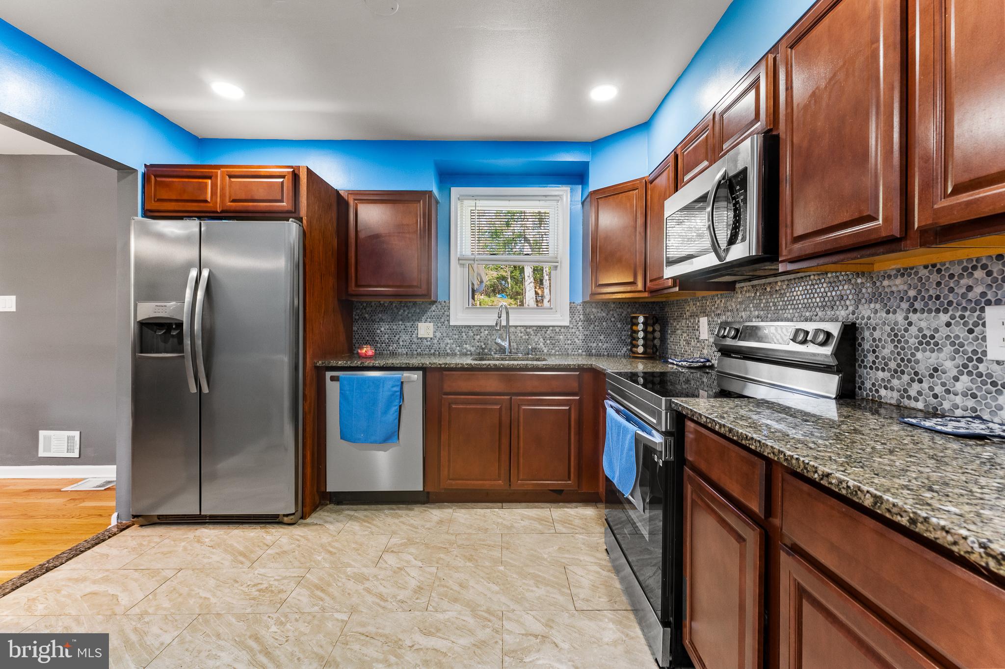 ANDREWS HILLS - Residential