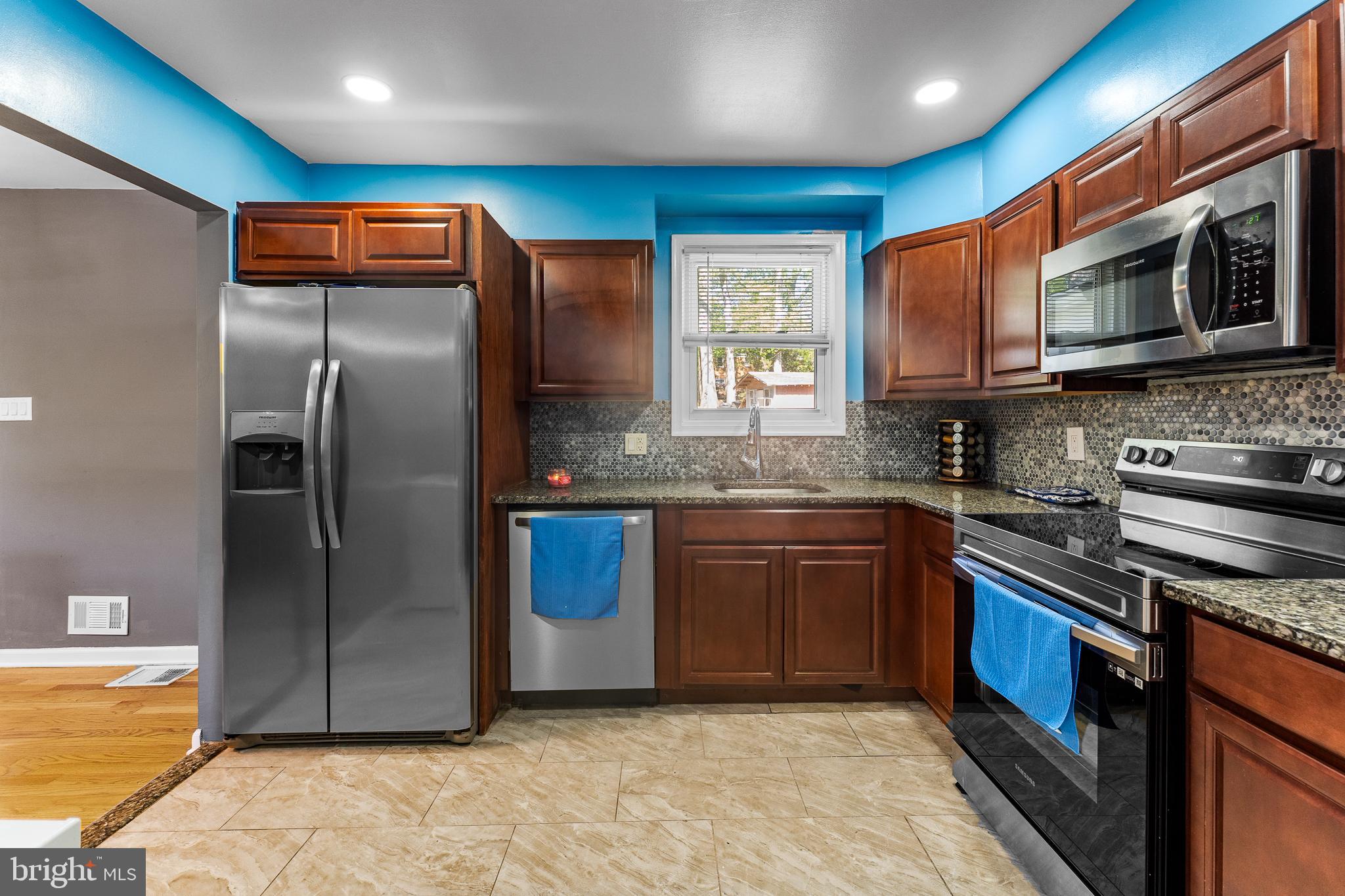 ANDREWS HILLS - Residential