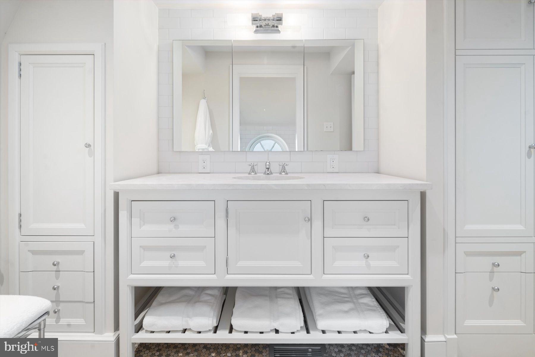 CHESTNUT HILL - Residential