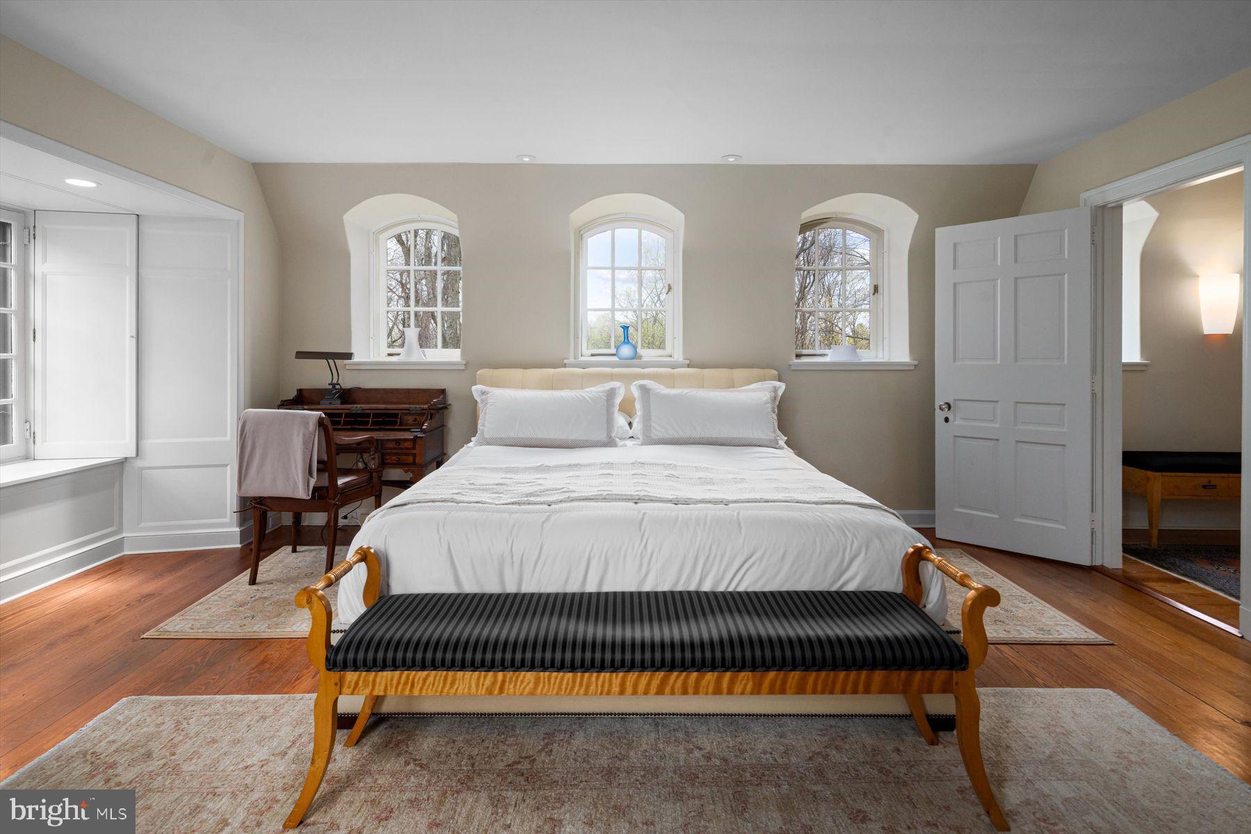 CHESTNUT HILL - Residential