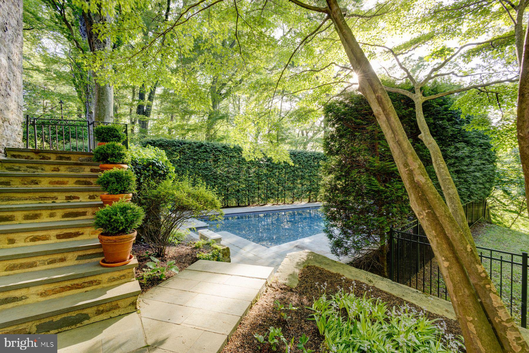 CHESTNUT HILL - Residential