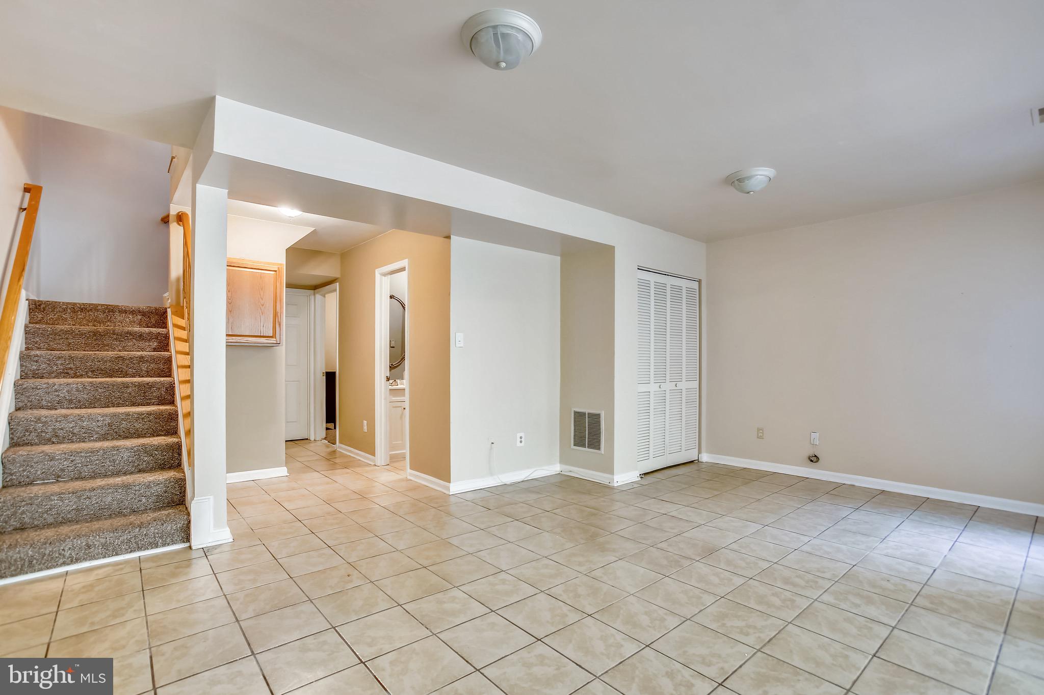 RIDGELEIGH - Residential Lease