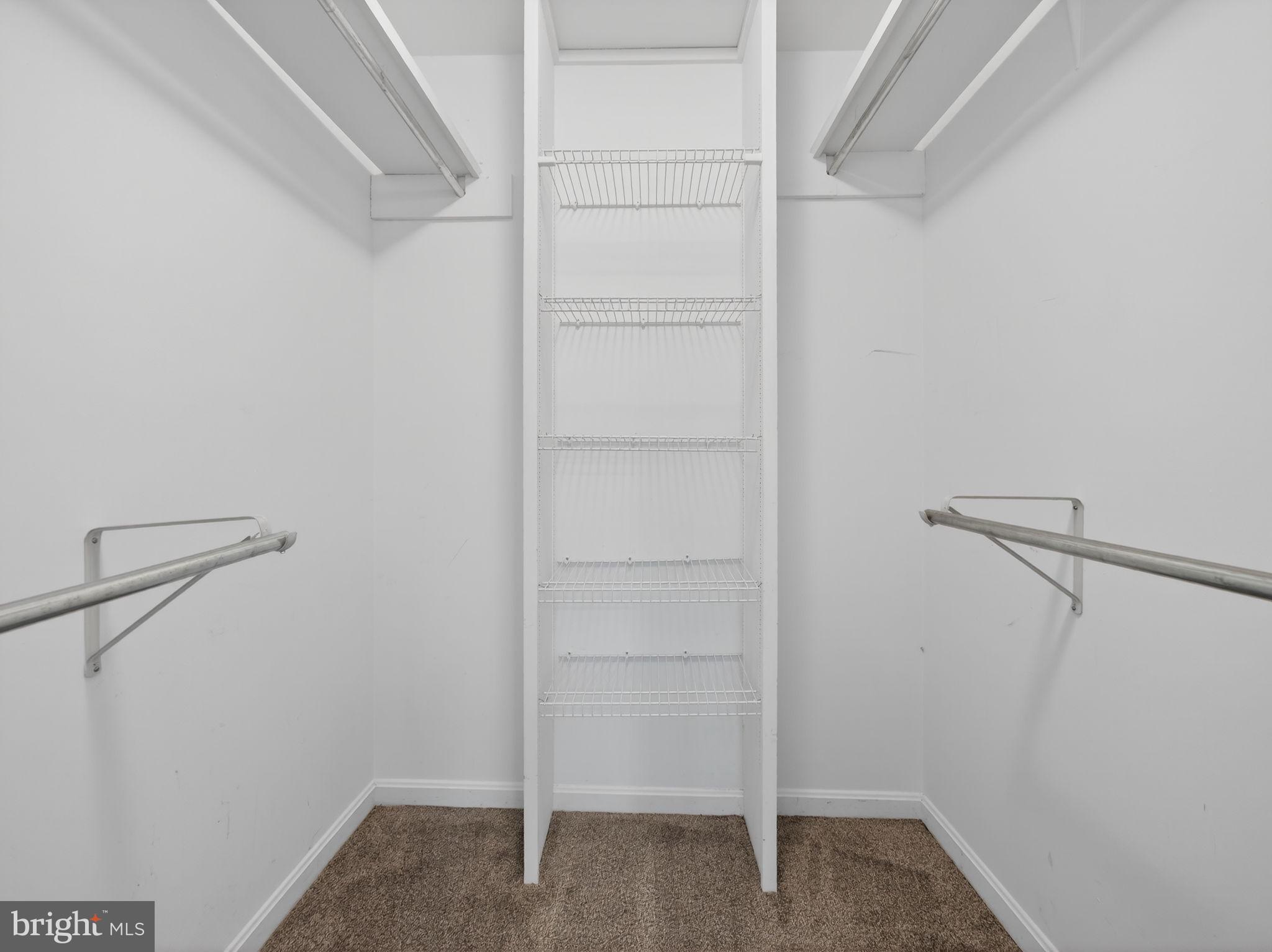 COUNTRY PLACE - Residential