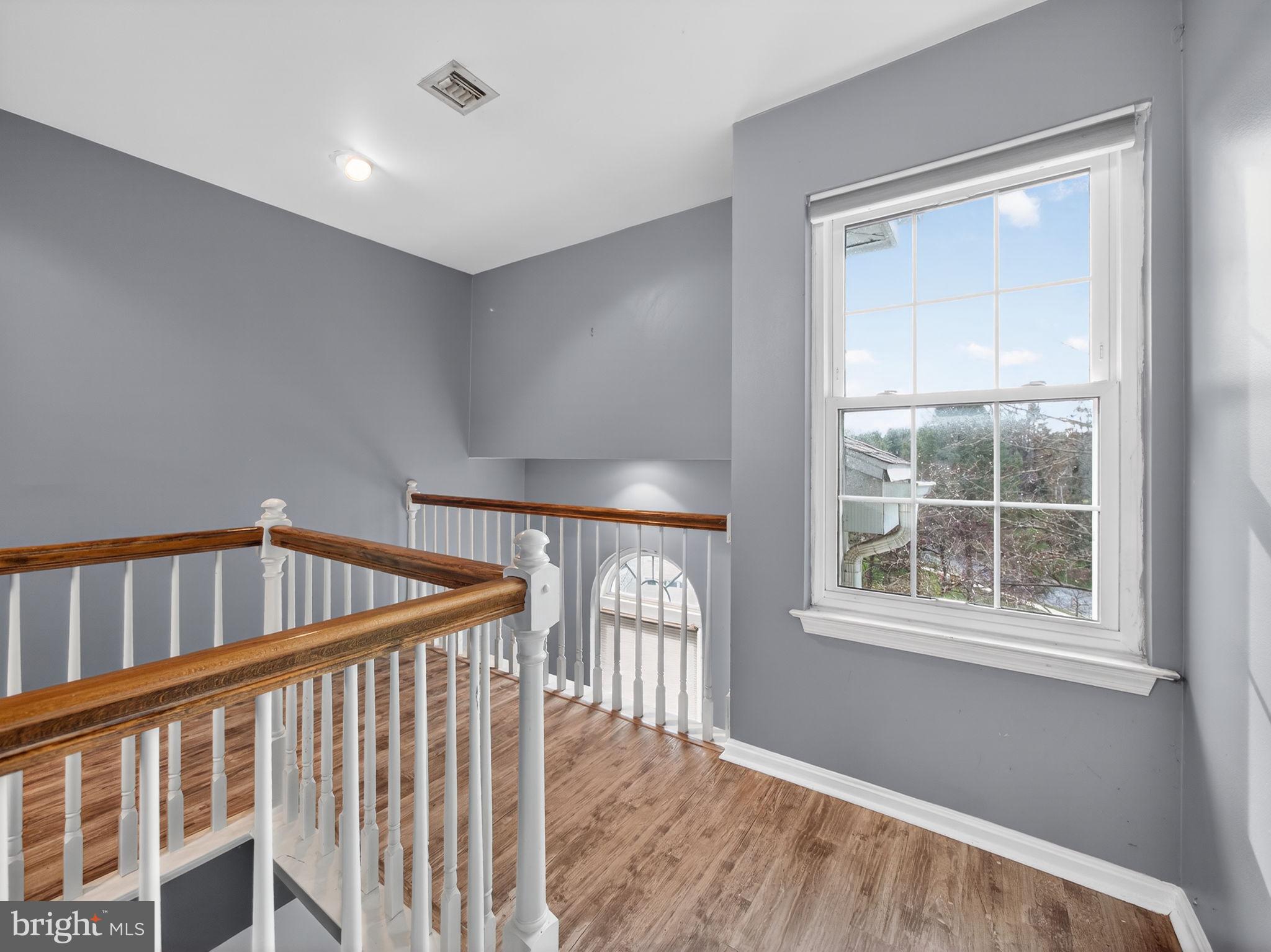 COUNTRY PLACE - Residential