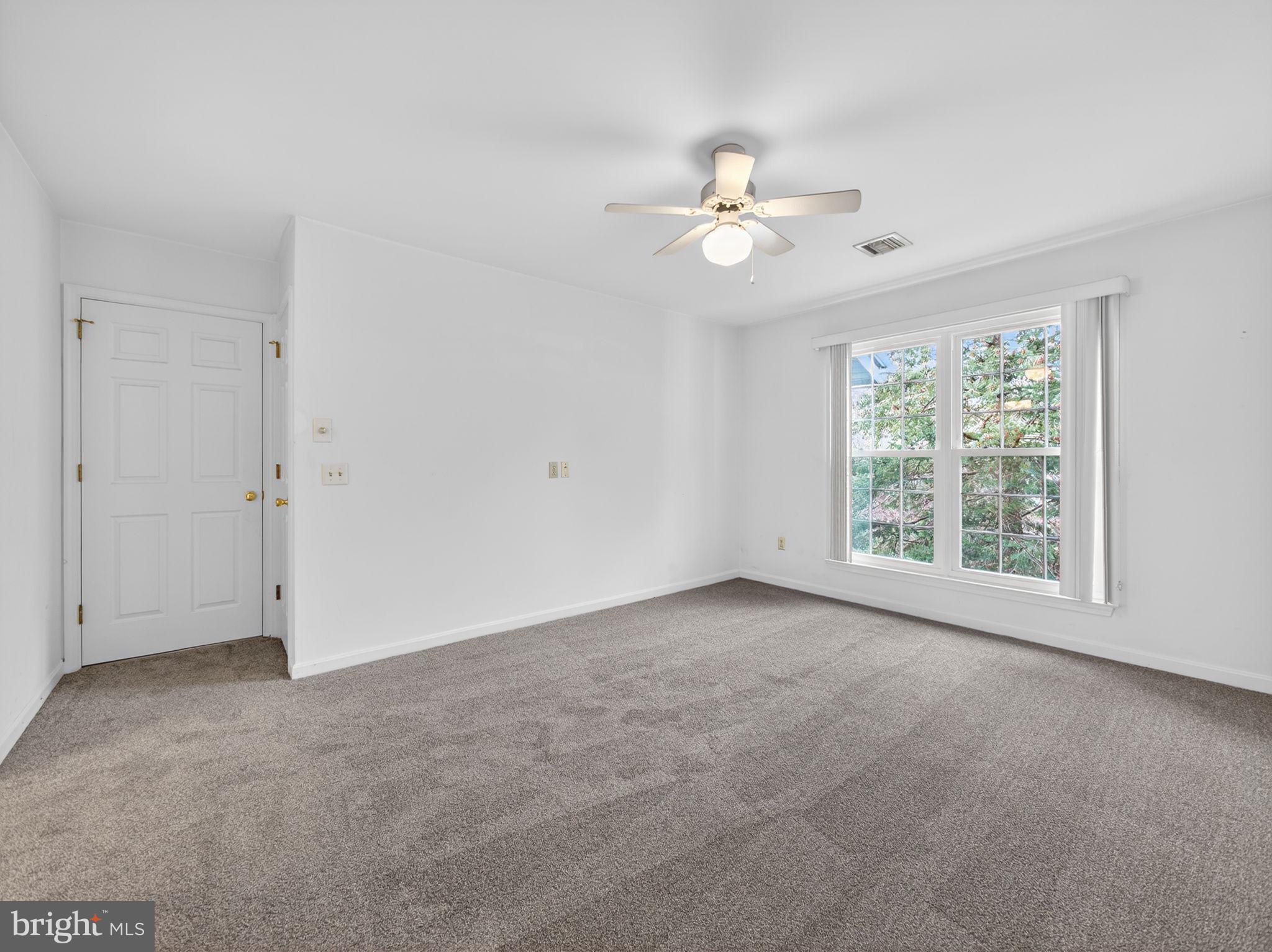 COUNTRY PLACE - Residential