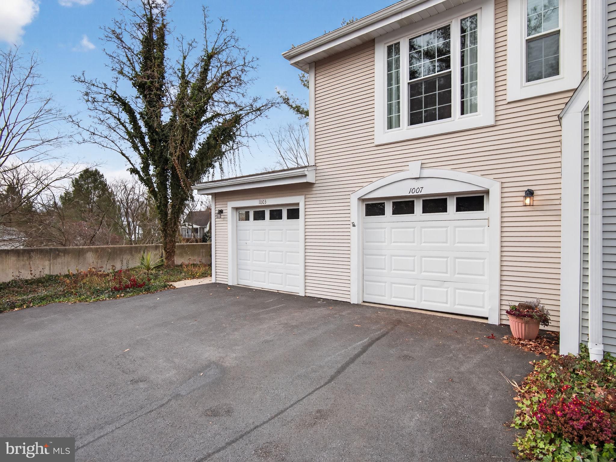 1007 COUNTRY PLACE DRIVE