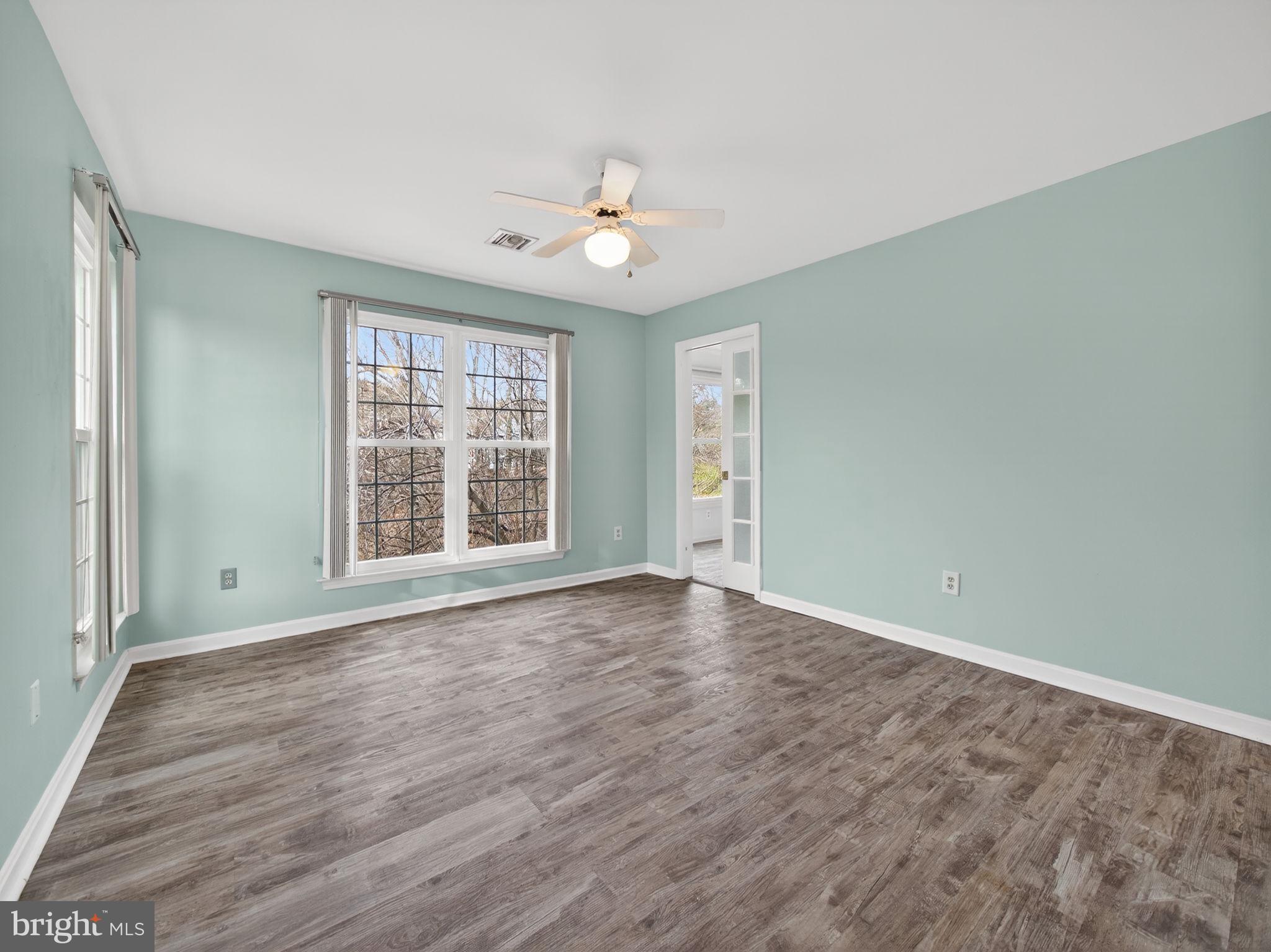 COUNTRY PLACE - Residential