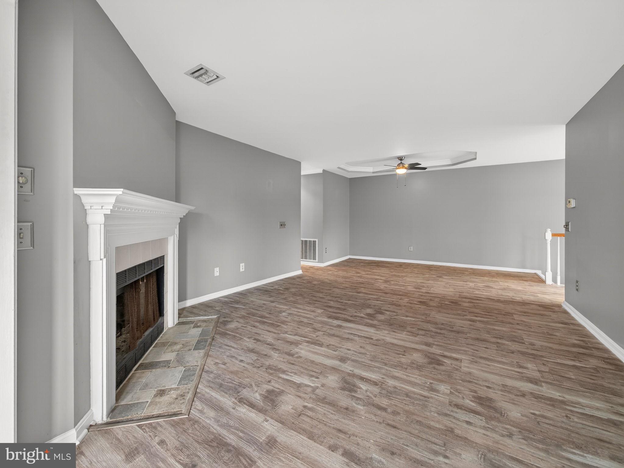 COUNTRY PLACE - Residential