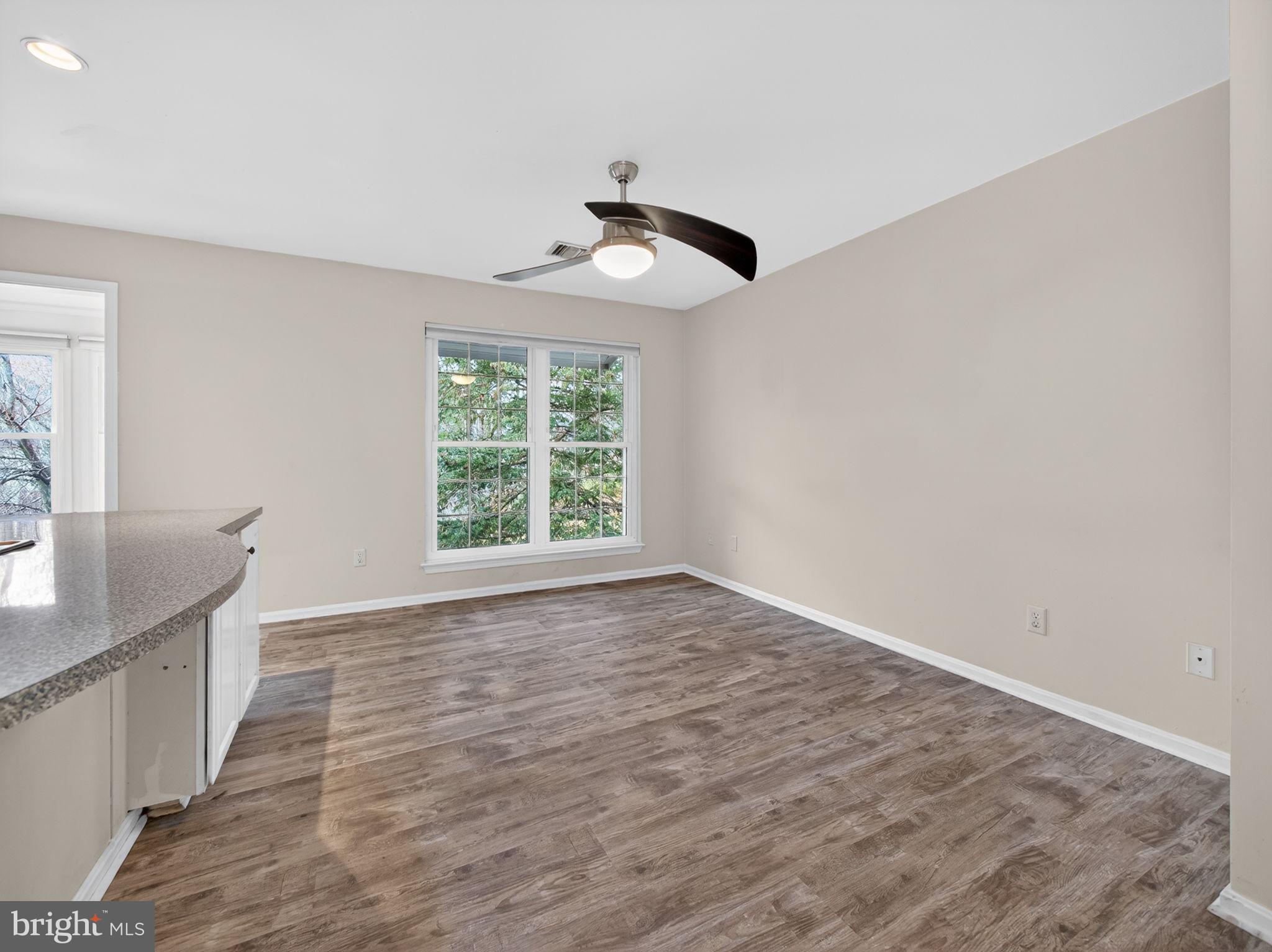 COUNTRY PLACE - Residential