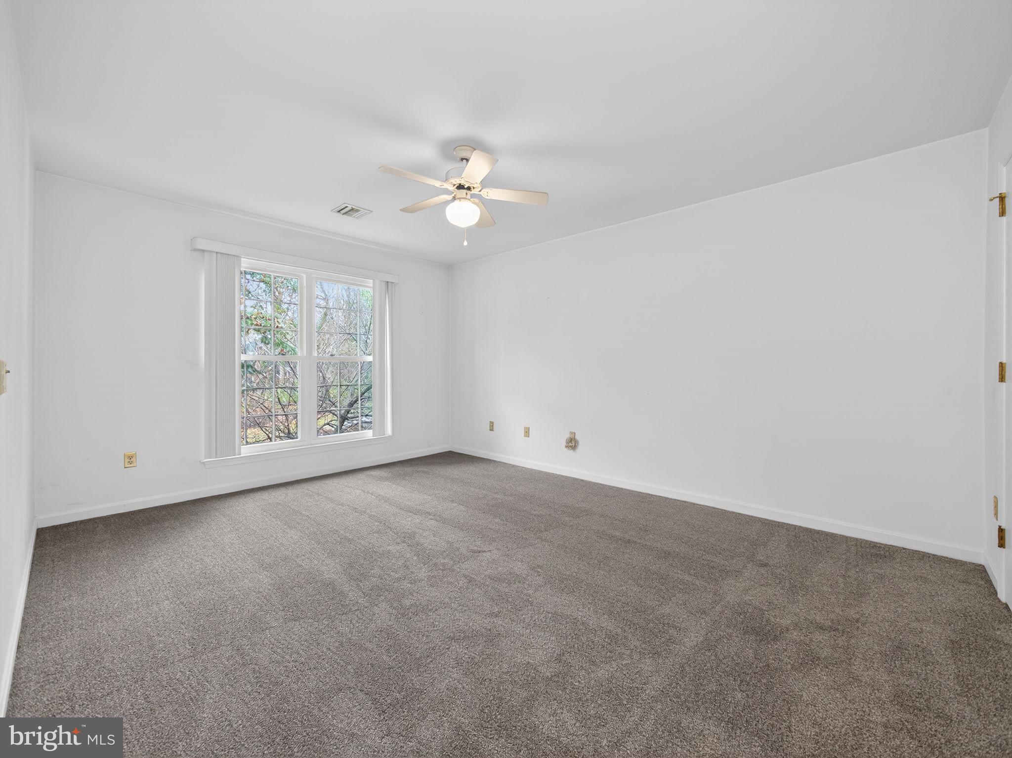 COUNTRY PLACE - Residential