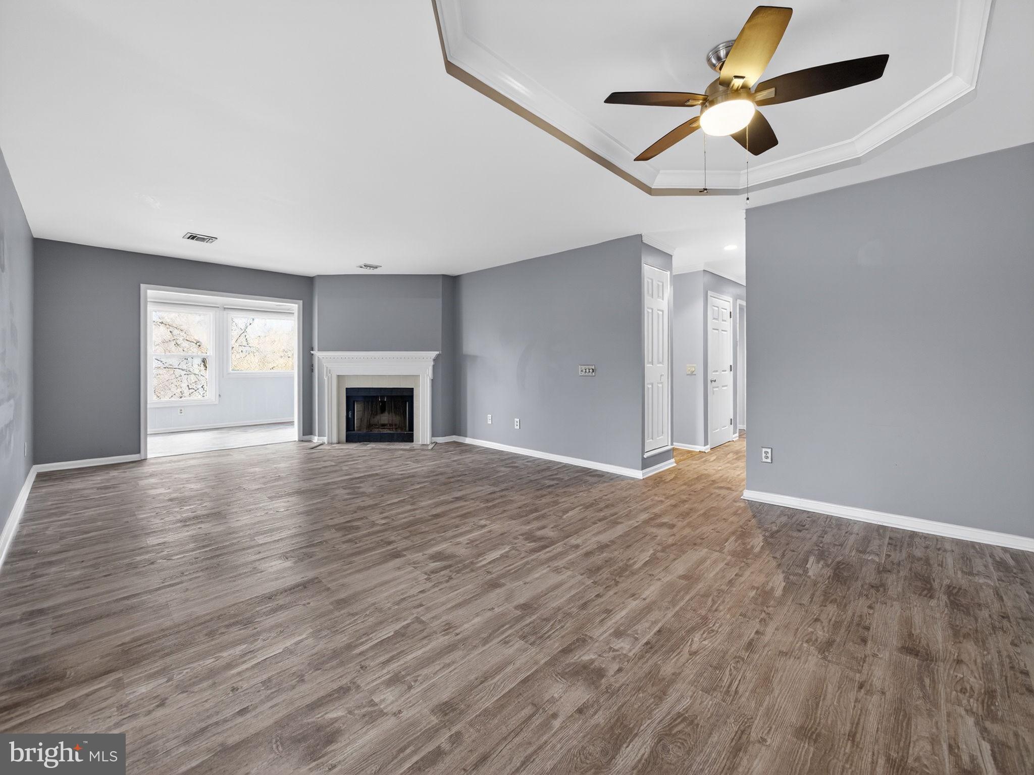 COUNTRY PLACE - Residential