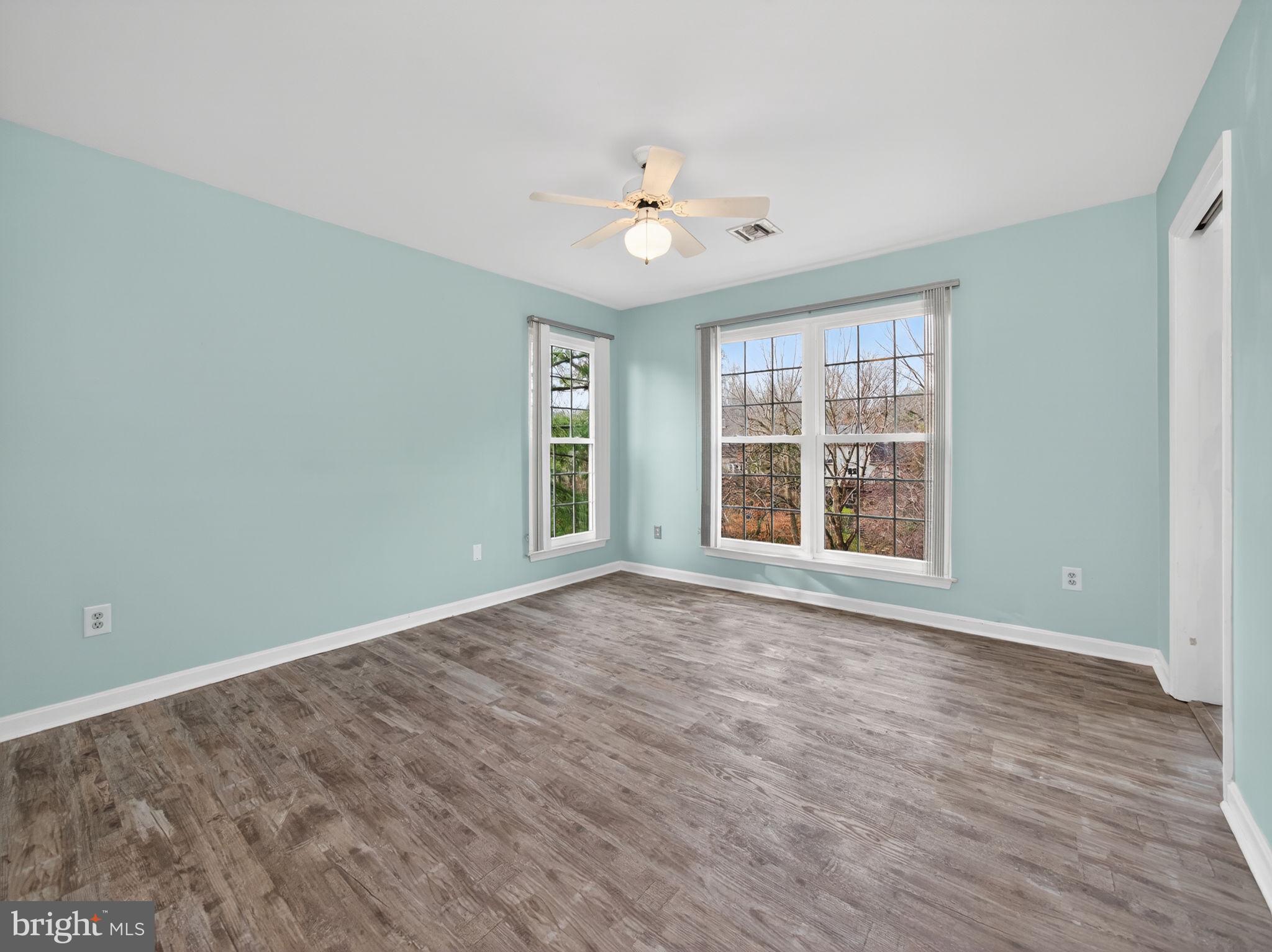 COUNTRY PLACE - Residential