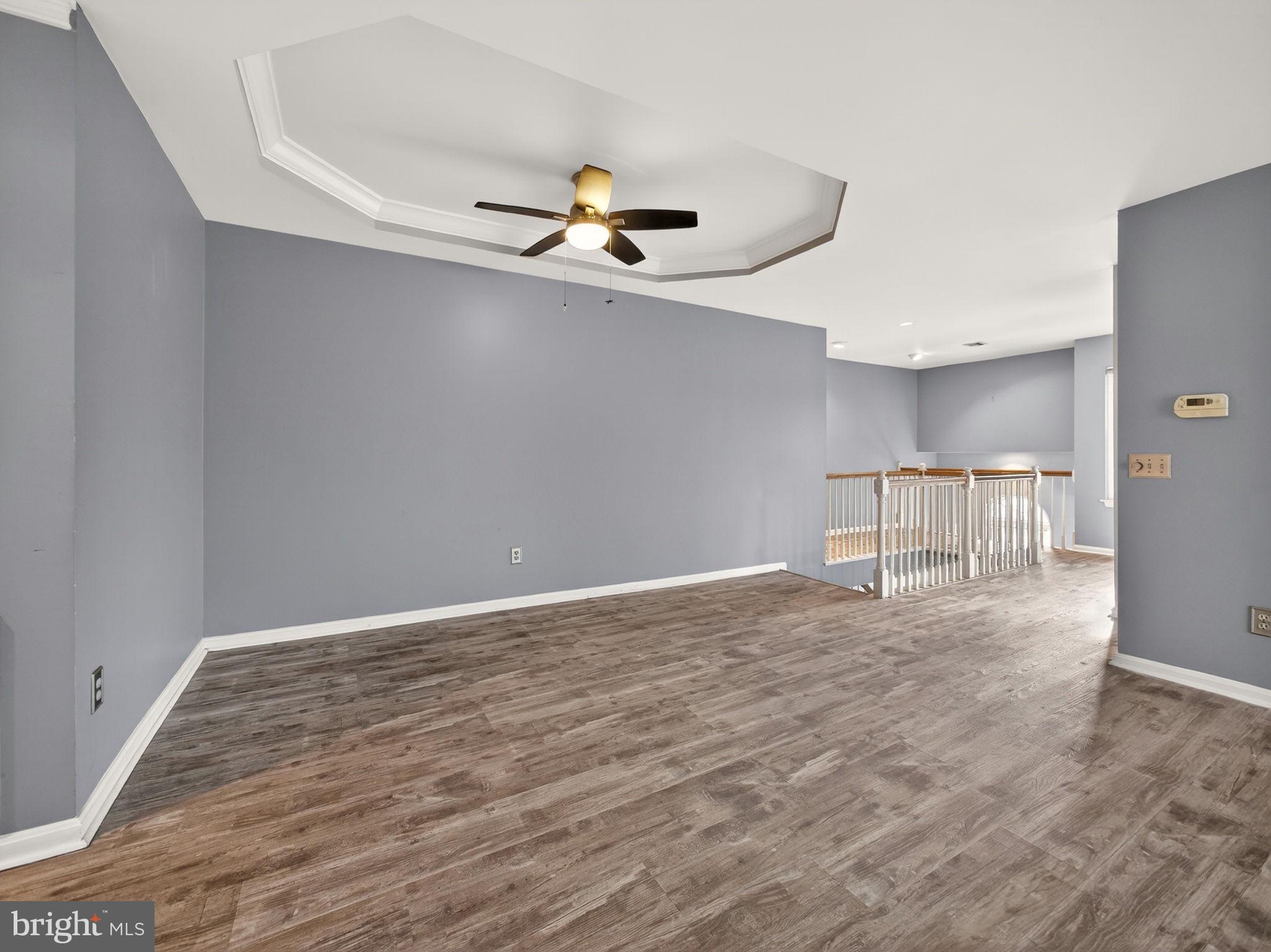 COUNTRY PLACE - Residential