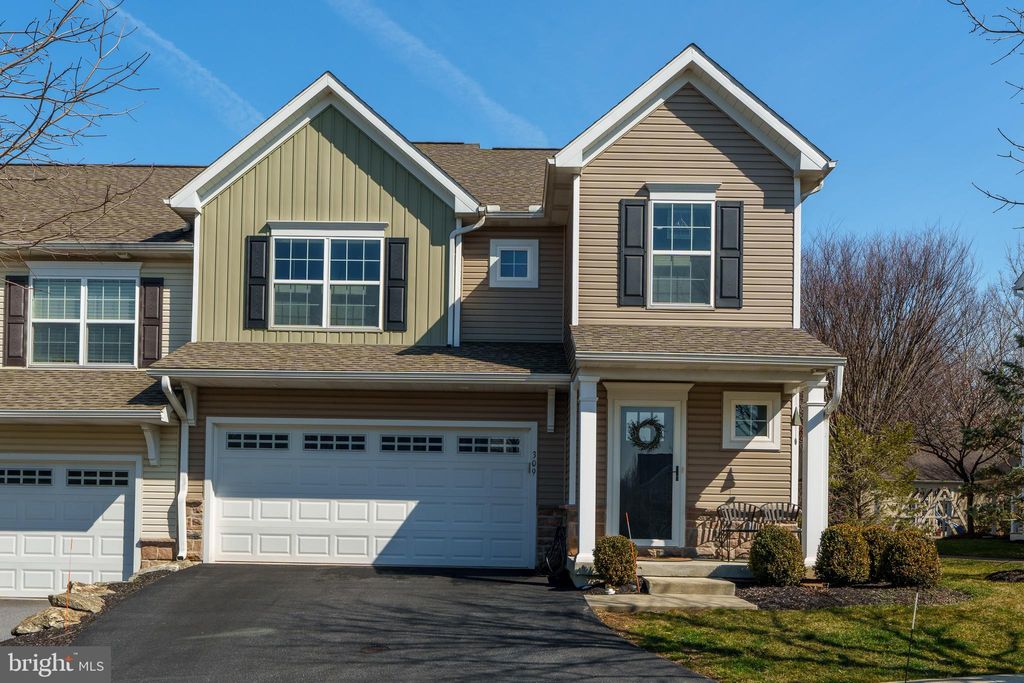 Photo of 309 Weatherfield Place, Lancaster, PA 17603 (MLS # PALA2047516)