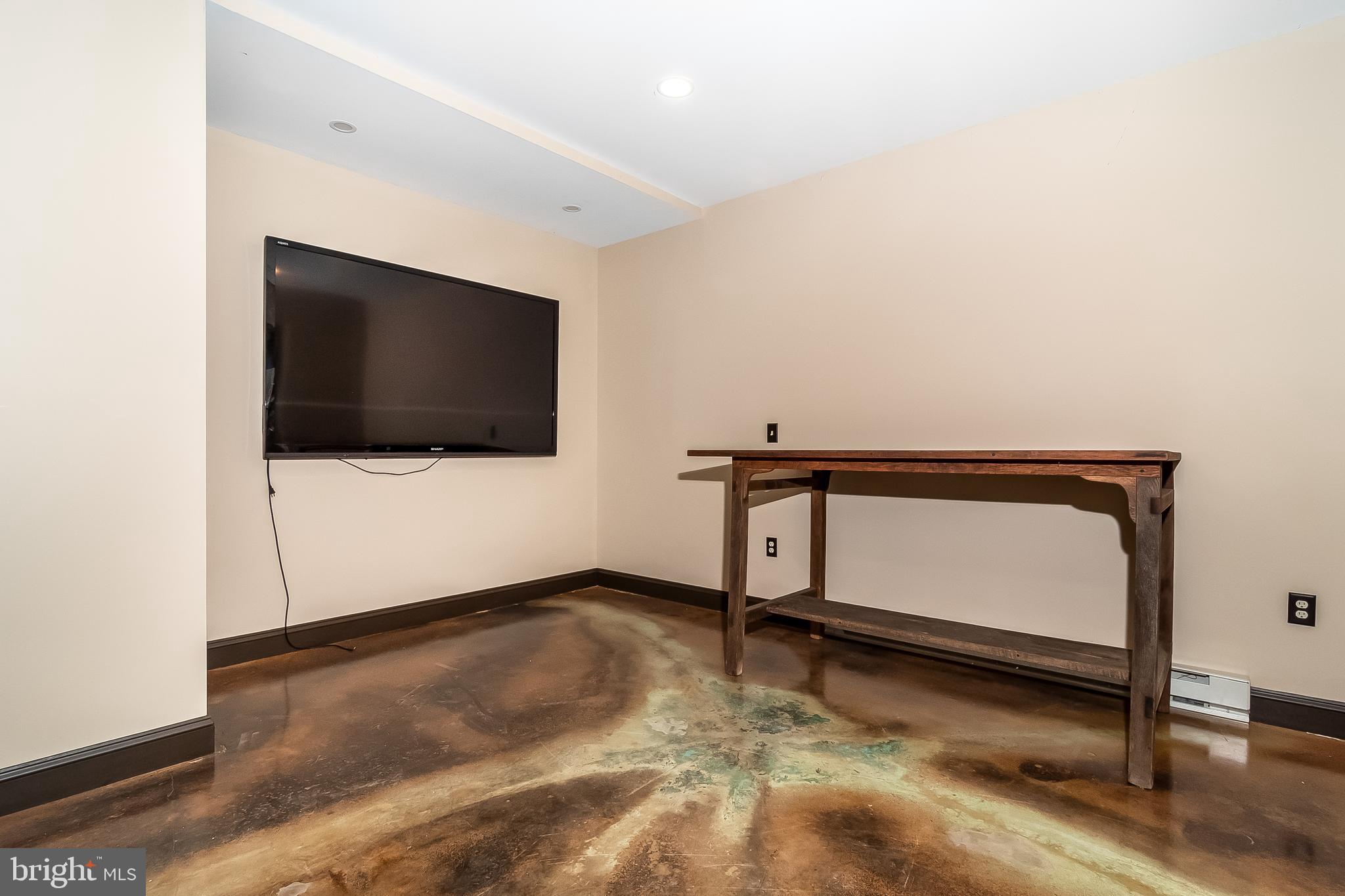 MT GRETNA - Residential