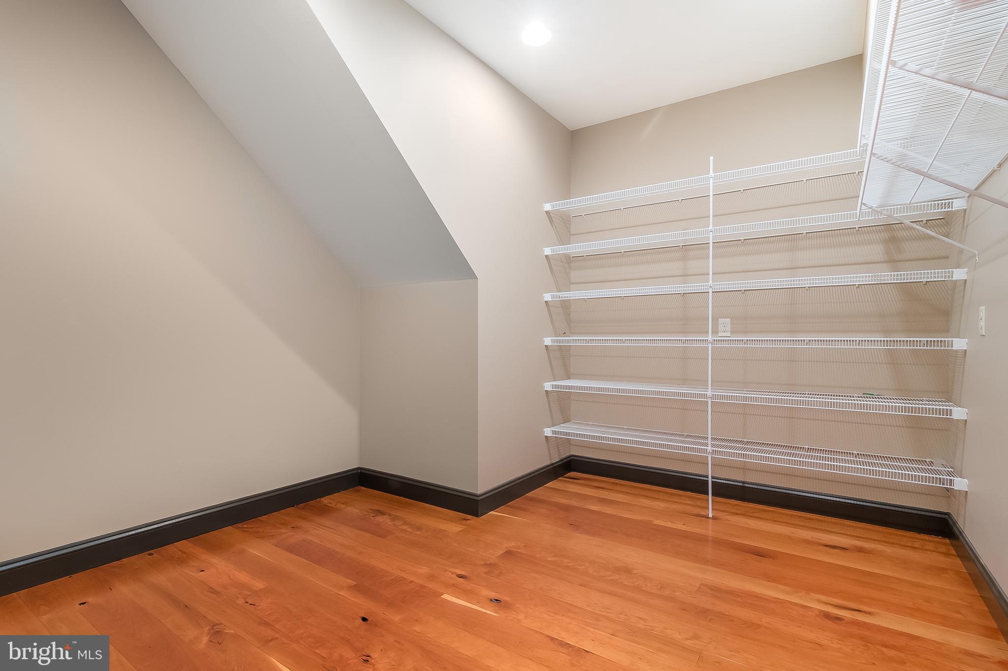 MT GRETNA - Residential