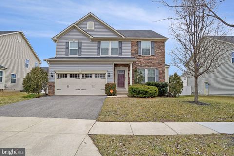 Homes For Sale - 10472 Ponderosa Pine Avenue<br/> WALDORF, MD 20603