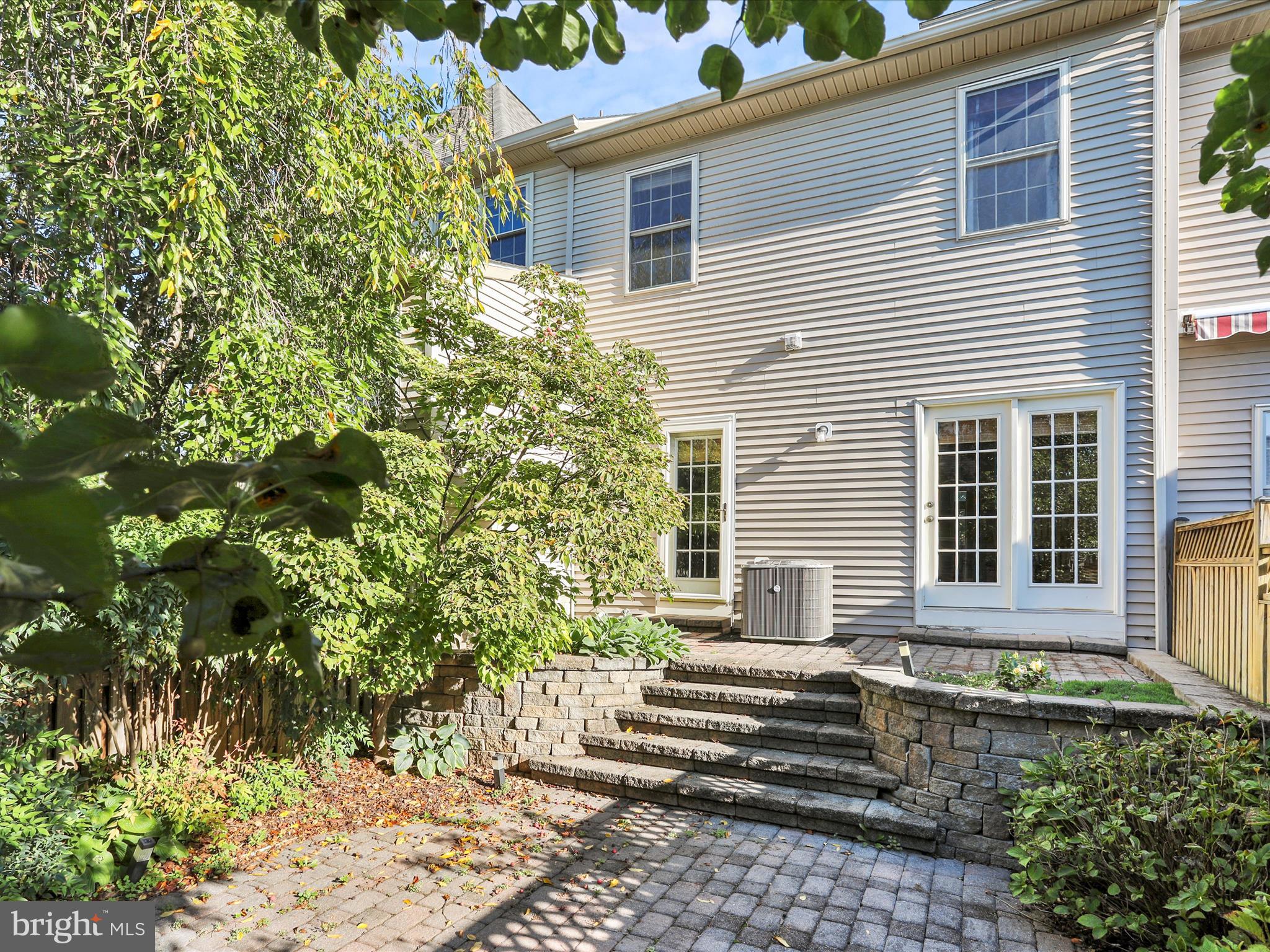 2537 WATERSIDE DRIVE