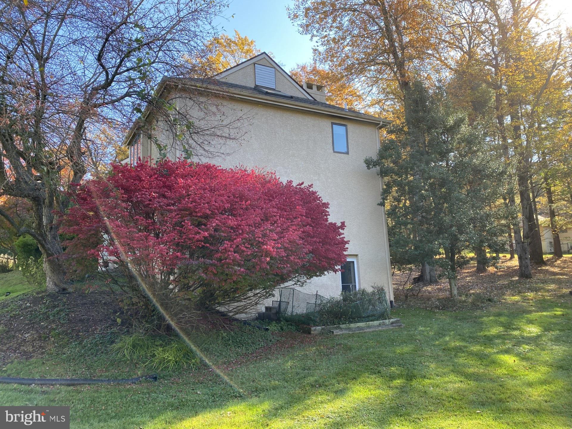 17 JONATHAN MORRIS CIRCLE