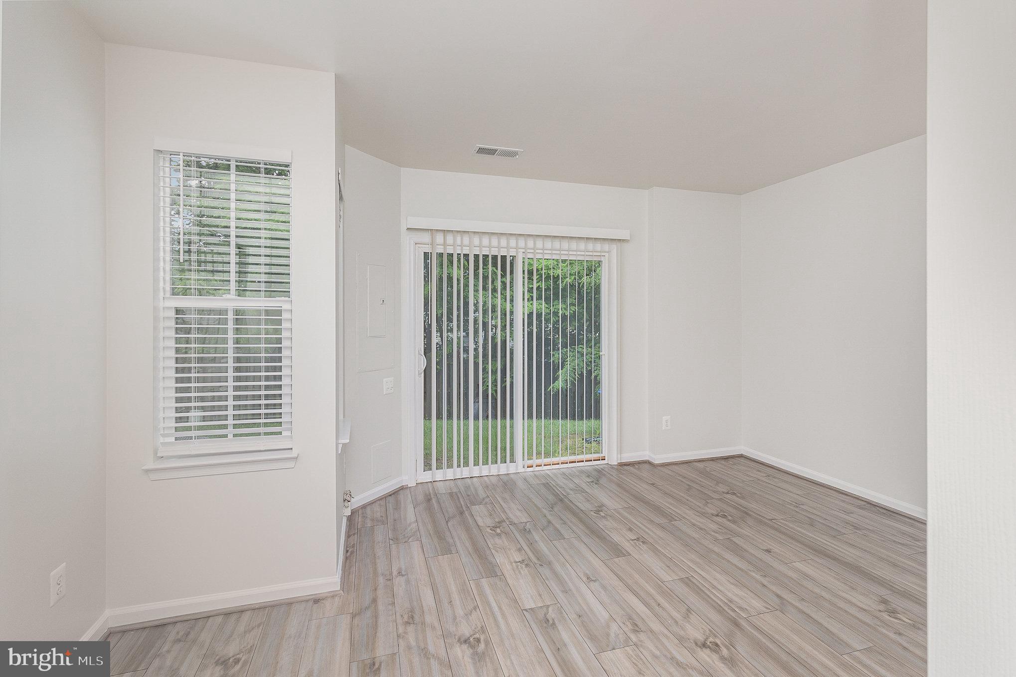 RIVER OAKS - Residential Lease