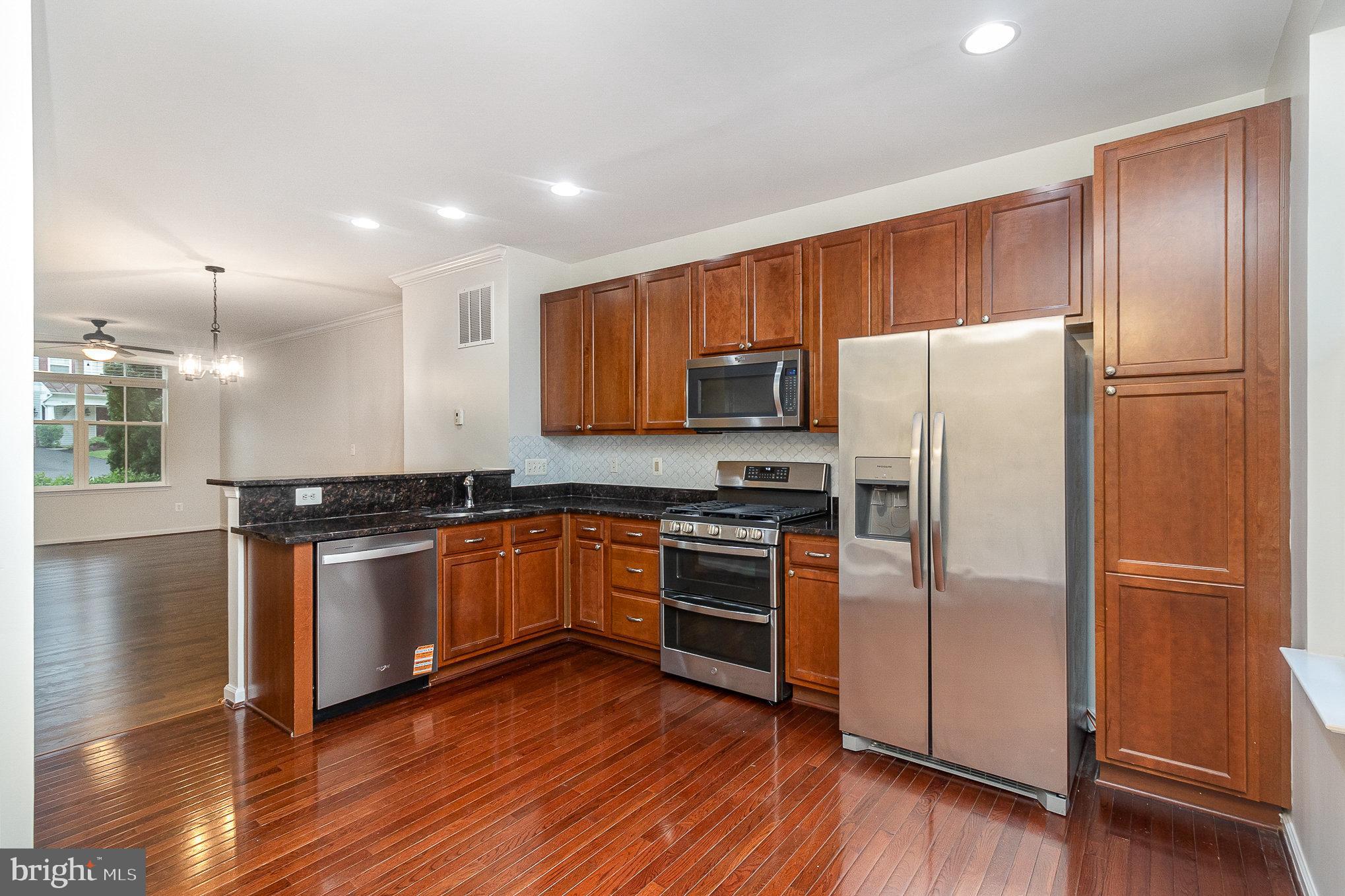 RIVER OAKS - Residential Lease