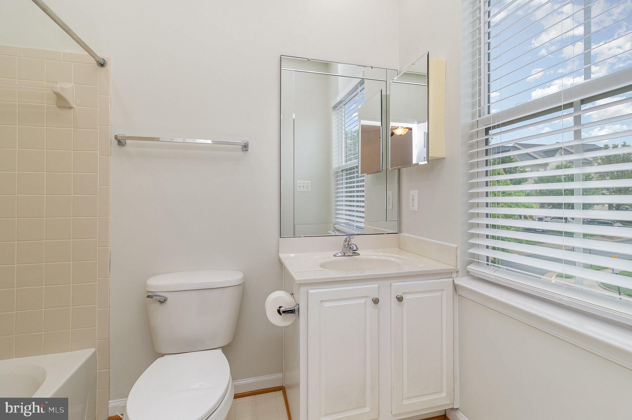 RIVER OAKS - Residential Lease