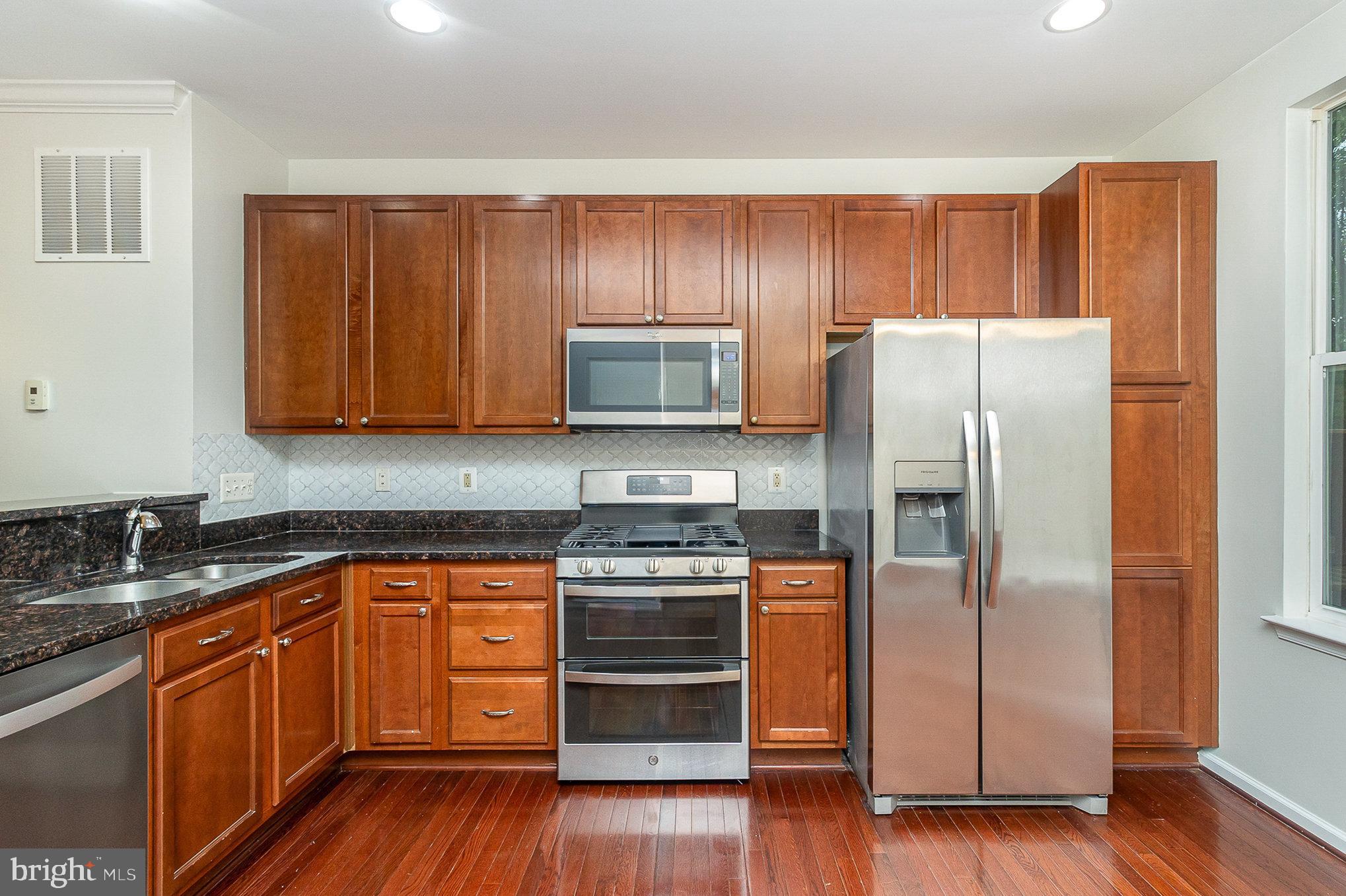 RIVER OAKS - Residential Lease