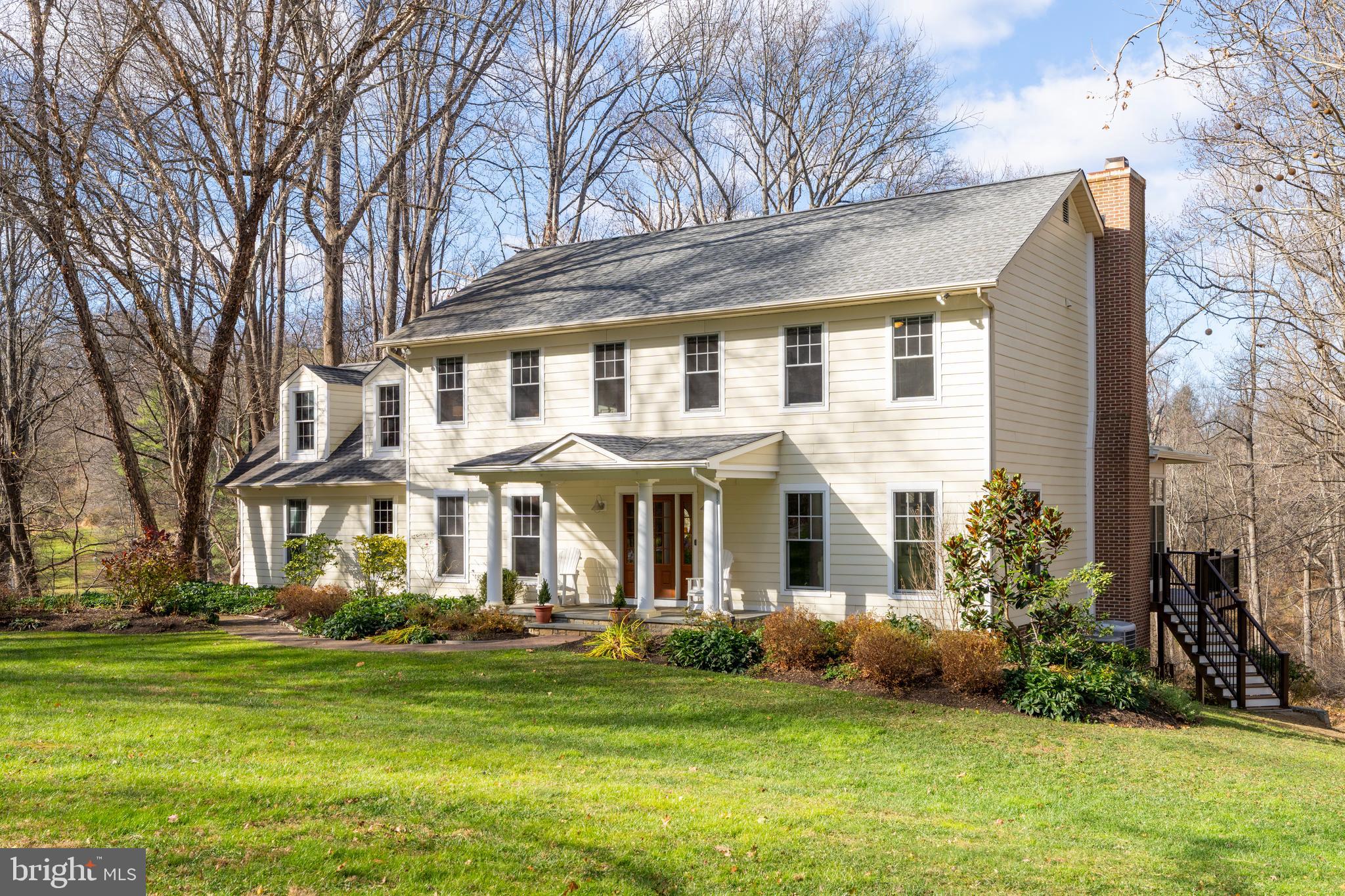 10 SEVEN SPRINGS COURT