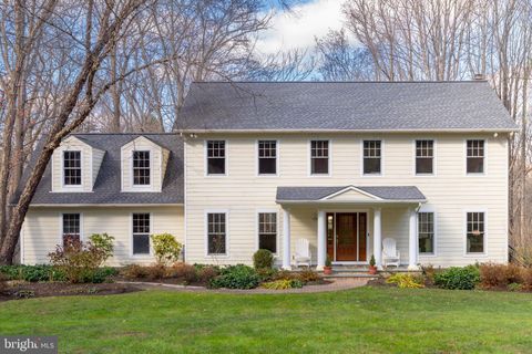 10 SEVEN SPRINGS COURT PHOENIX MD 21131