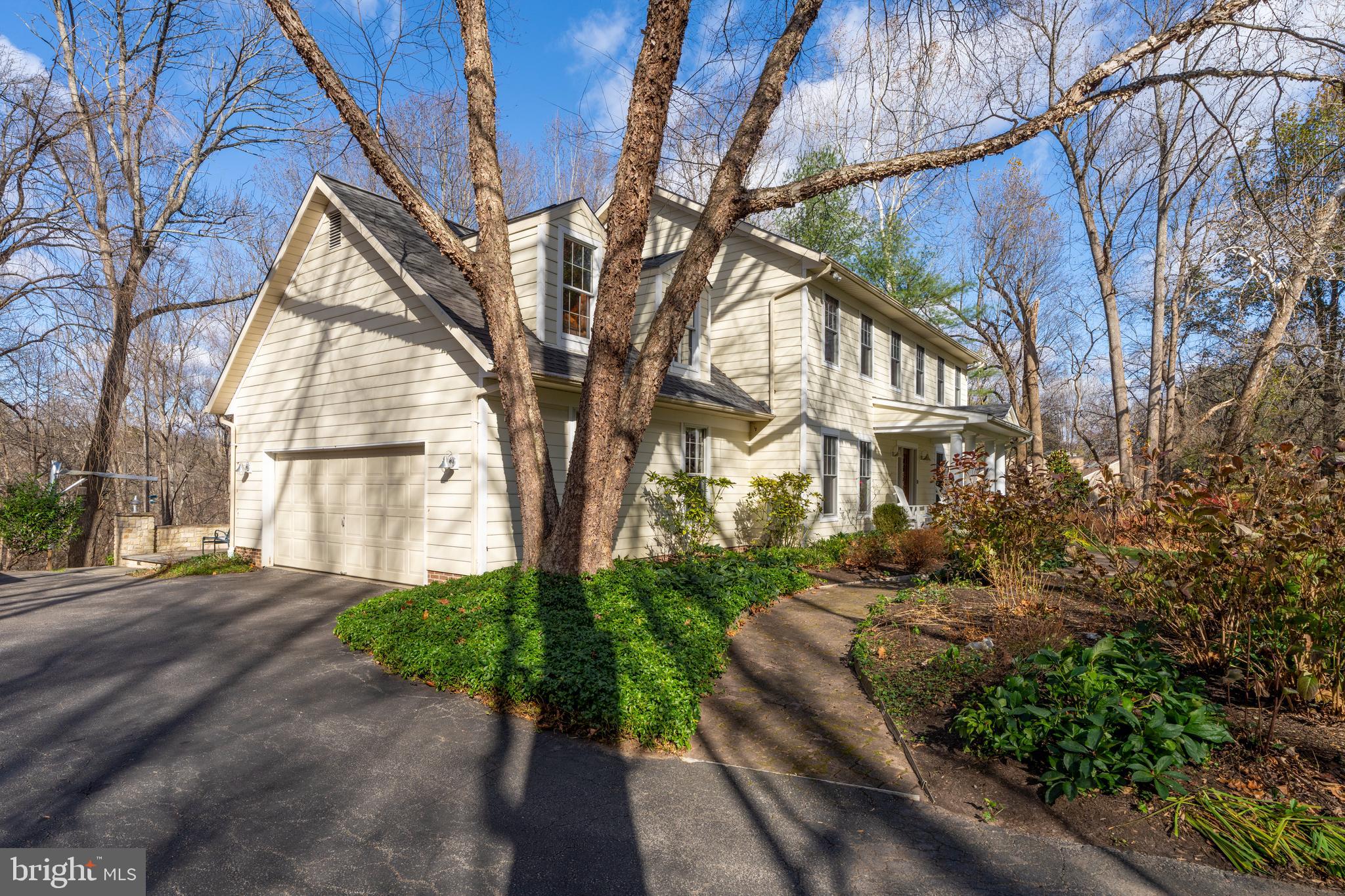 10 SEVEN SPRINGS COURT