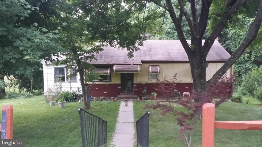 Quiet Community. Close to major Highways. Large Yard. Quiet Block. Only available for showings on Sunday.