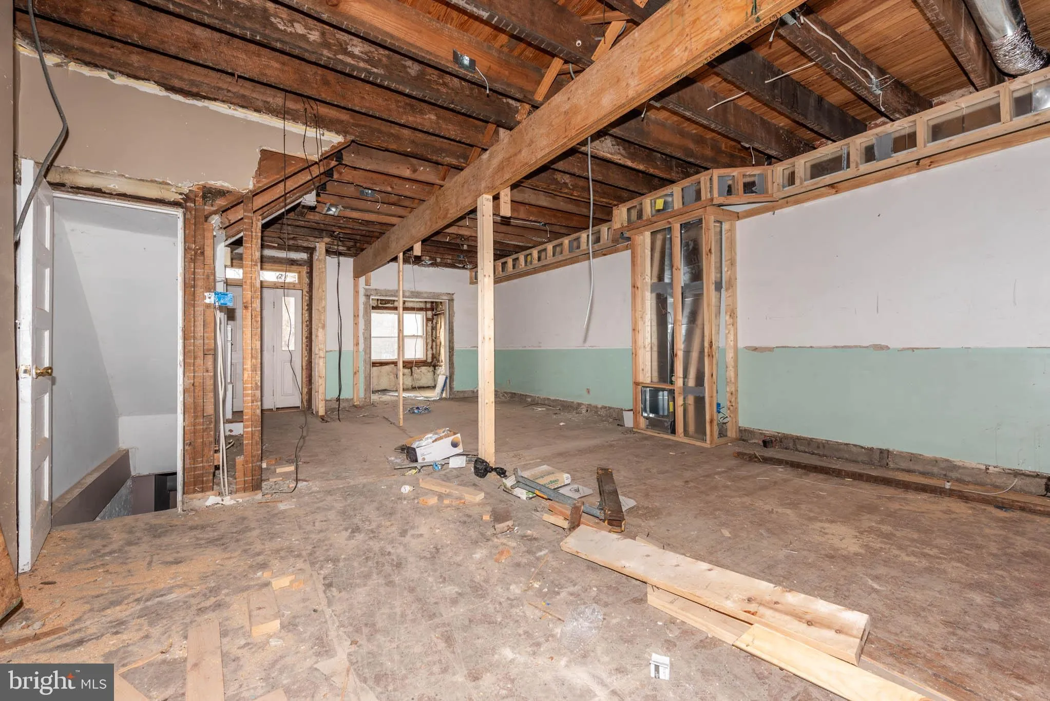 Baltimore, Maryland 21215, United States, 3 Bedrooms Bedrooms, ,1 BathroomBathrooms,Residential,Pending,14586