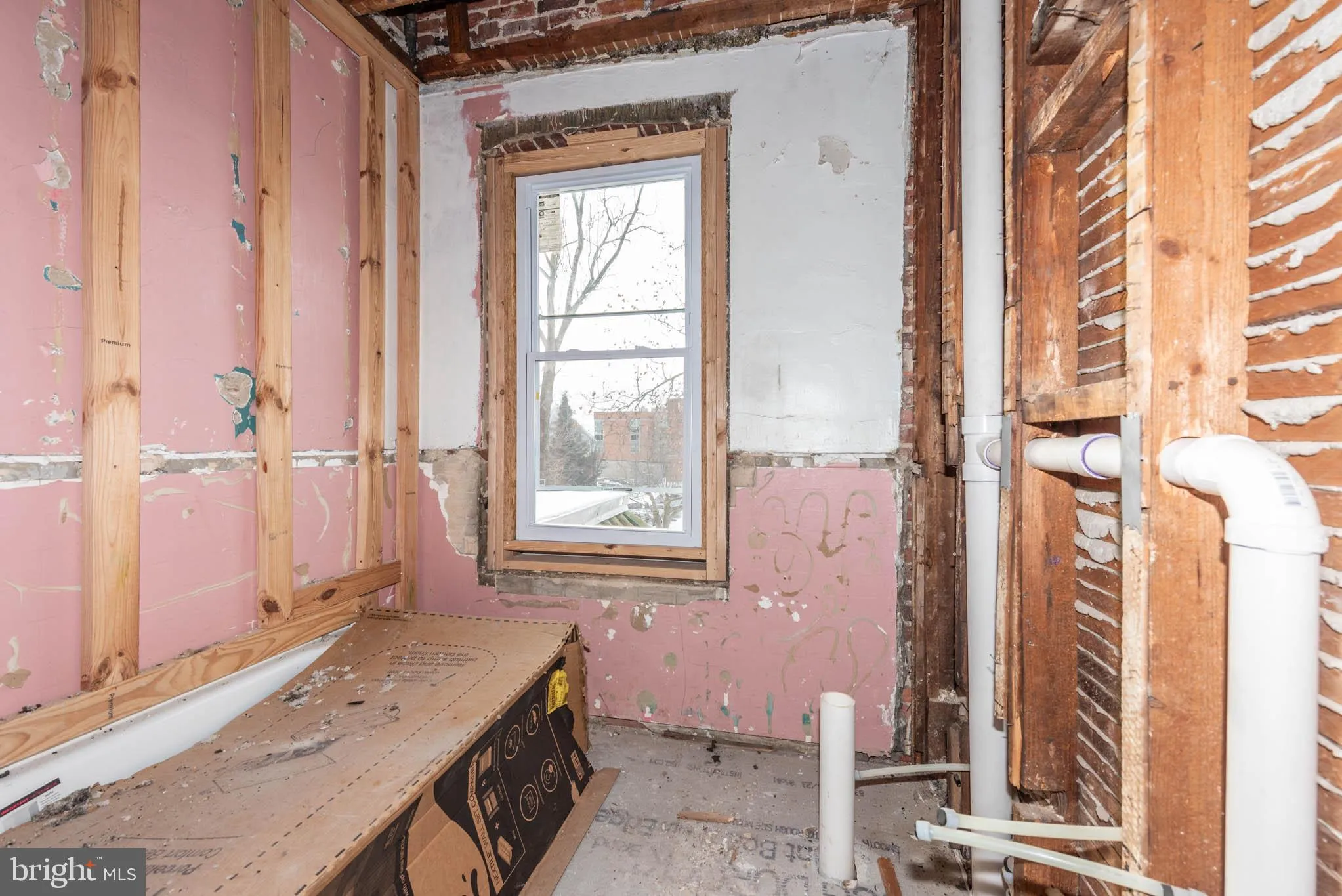 Baltimore, Maryland 21215, United States, 3 Bedrooms Bedrooms, ,1 BathroomBathrooms,Residential,Pending,14586