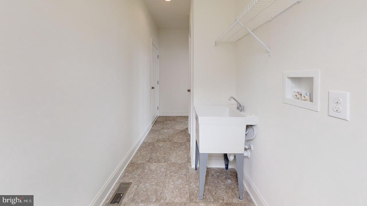 HIDDEN BROOK - Residential