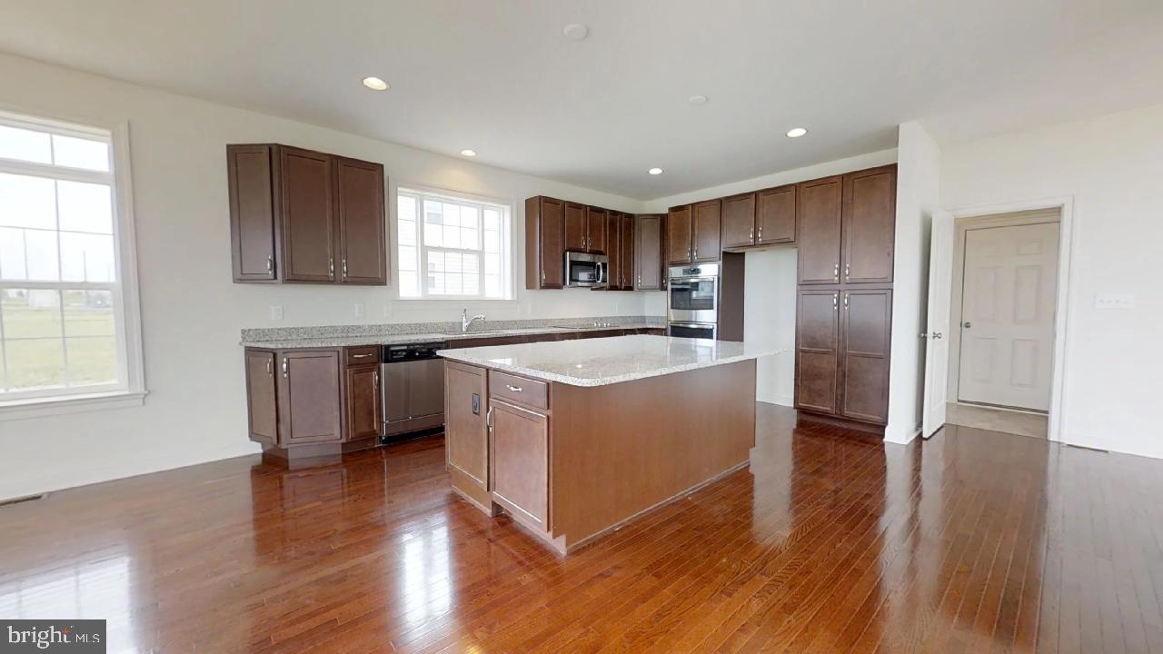 HIDDEN BROOK - Residential