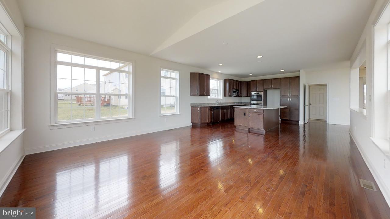 HIDDEN BROOK - Residential