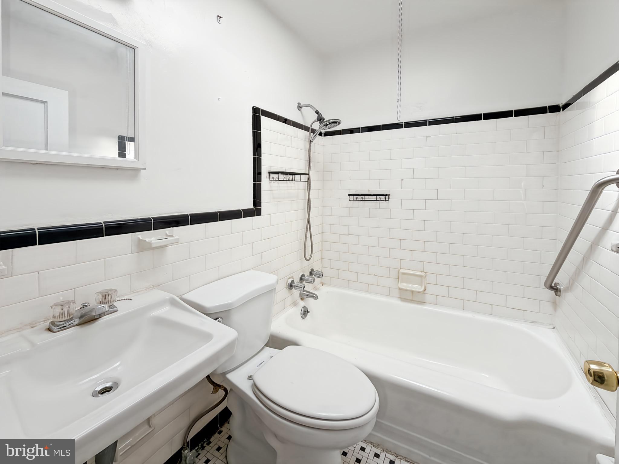 BROADWAY EAST - Residential