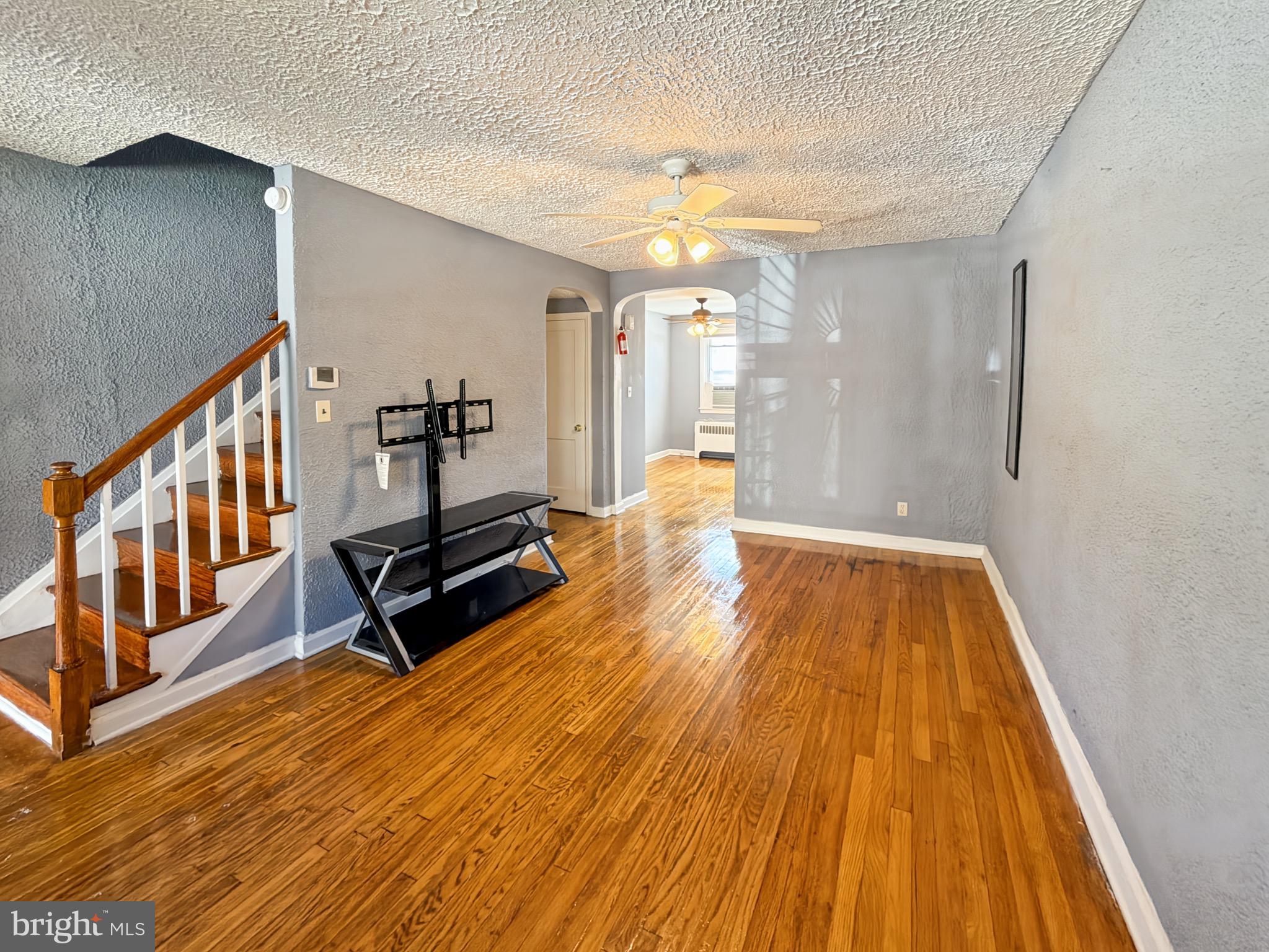 BROADWAY EAST - Residential