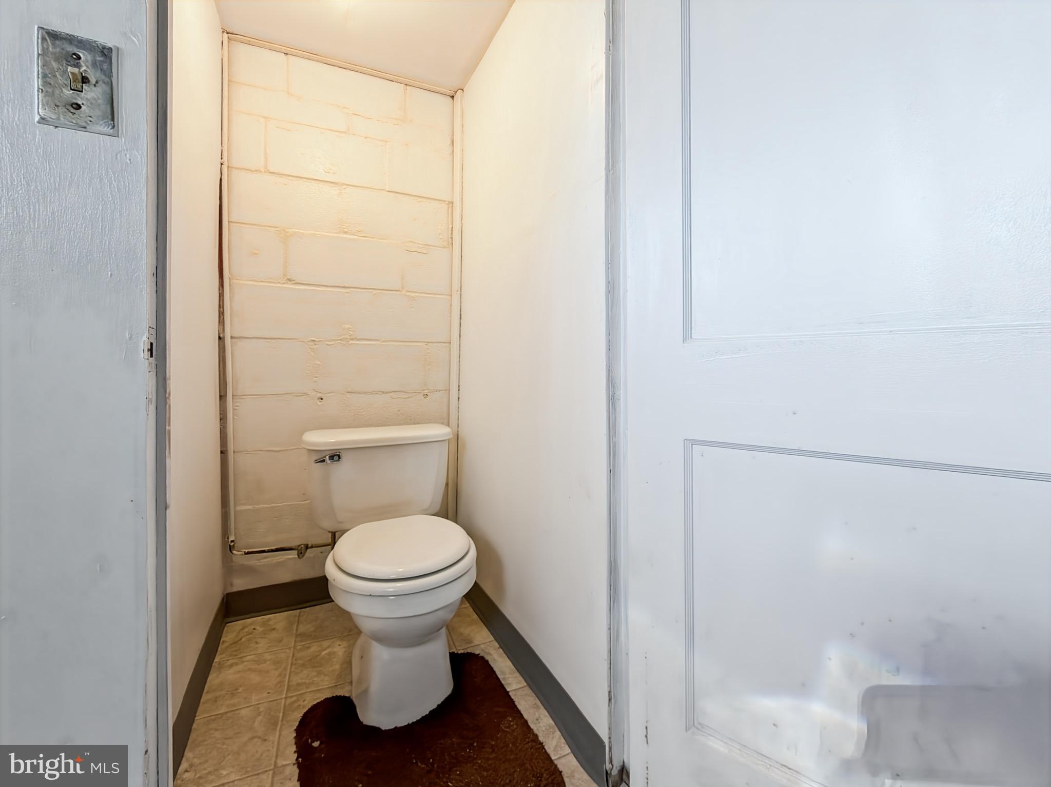 BROADWAY EAST - Residential