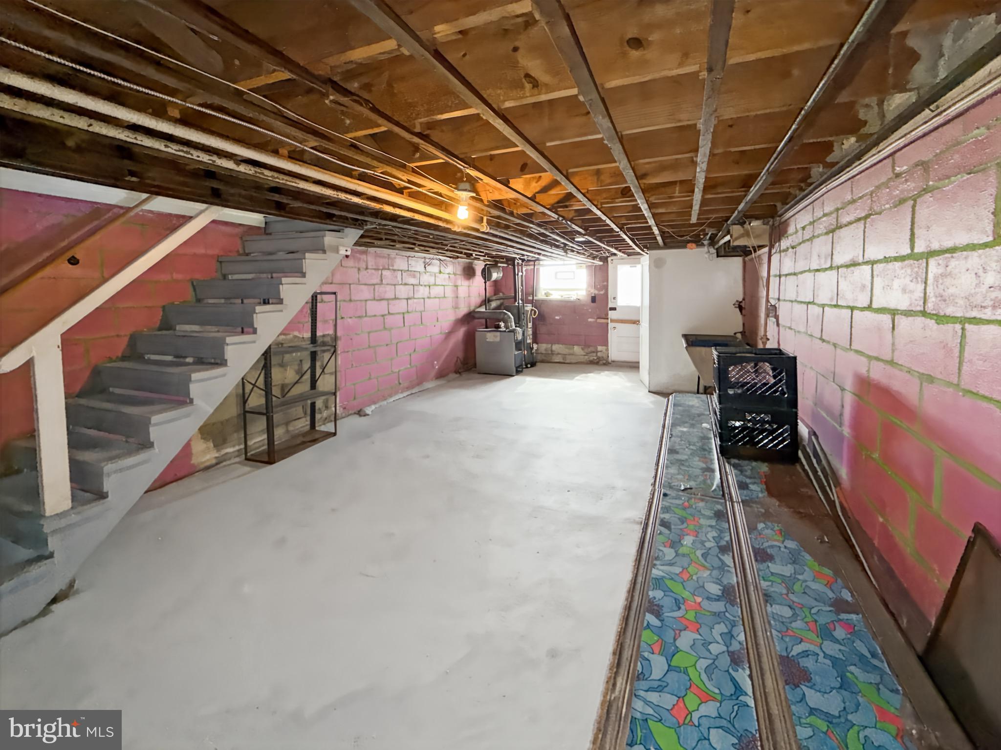 BROADWAY EAST - Residential